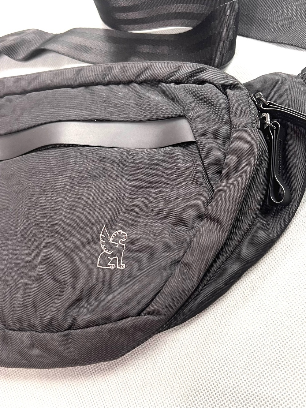 Chrome Industries Body Sling Bag Sabin Cycle Color Black - Picture 2 of 11
